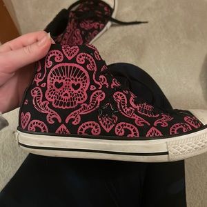 Pink Skull Converse Chuck Taylors